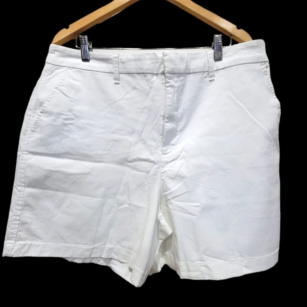 NWT Anne Klein Size 20 Cotton/Spandex Blend White Jean Chino Shorts with Pockets